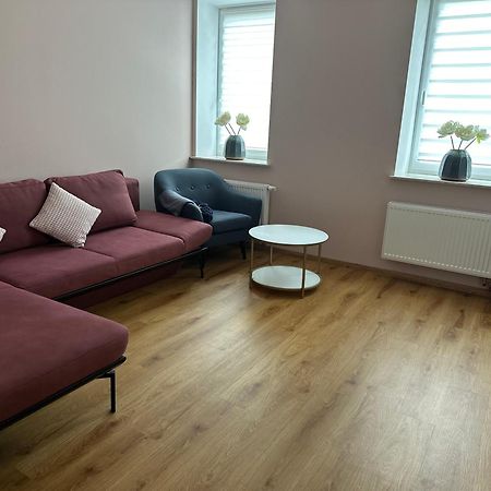 Schoene Drei Raumwohnung. Hell,Stilvoll, Gemuetlich. Borna Eksteriør bilde